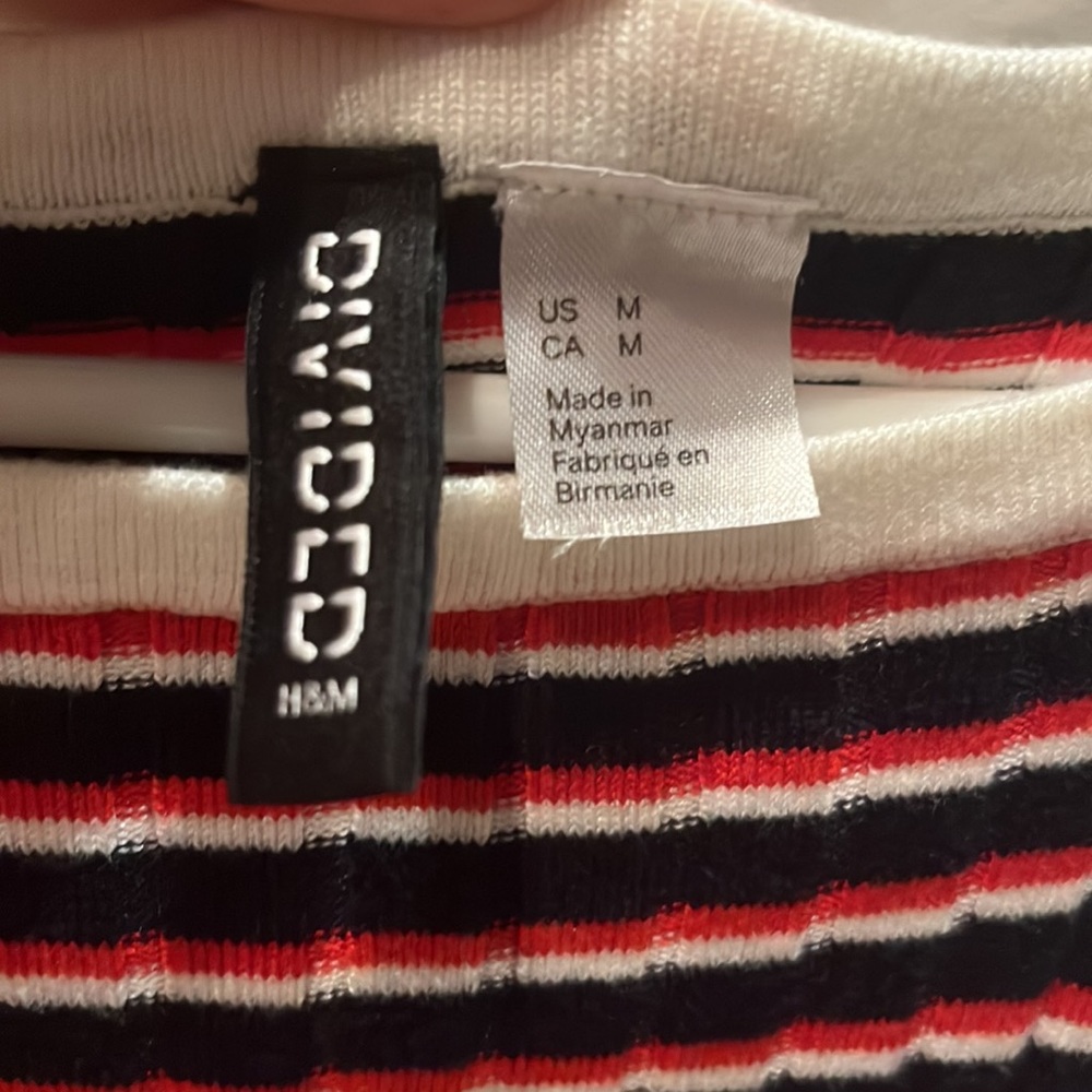H&M Top - Picture 3 of 4